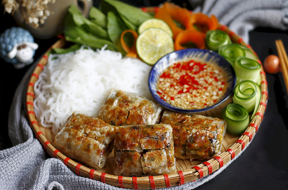 Try these crispy crab spring rolls for a tasty treat